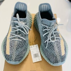 Yeezy 350V2 in Ashblu size 8.5 M/10W